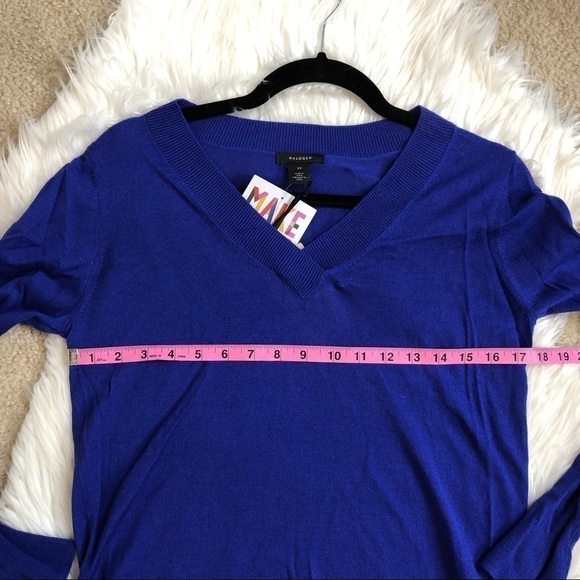 Halogen V-Neck Lightweight Merino Wool Blend Sweater in Royal Neon New With Flaw - Picture 11 of 13